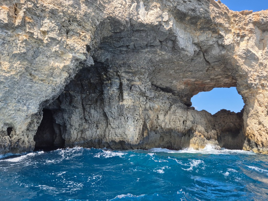 Comino caves